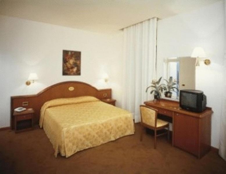 Hotel Europa Udine Buitenkant foto