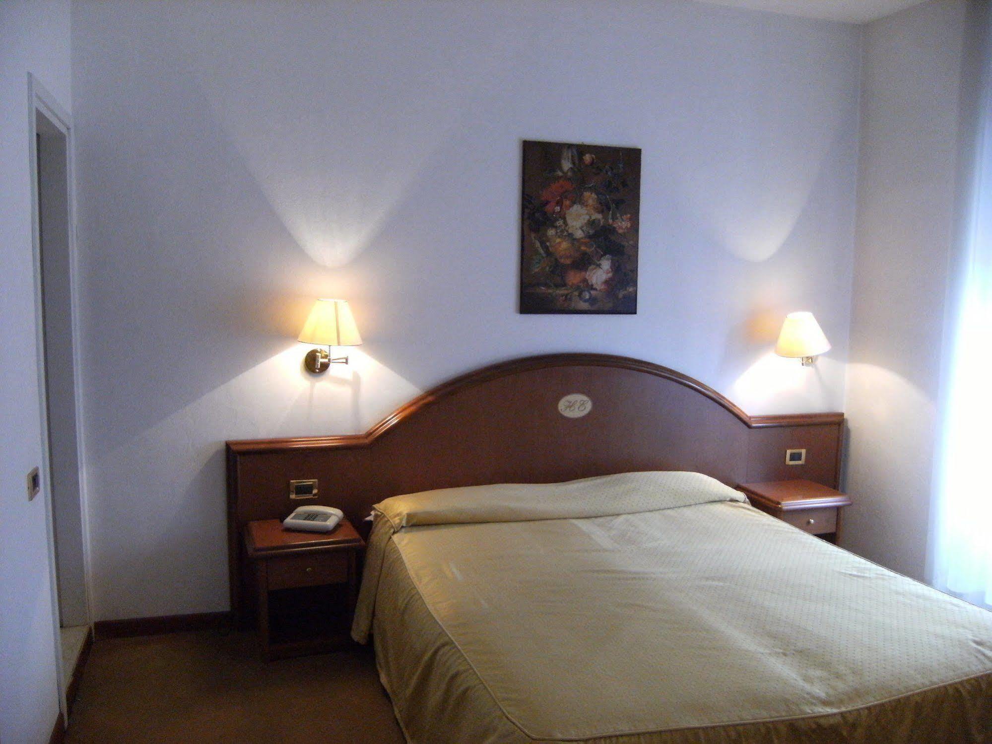 Hotel Europa Udine Buitenkant foto